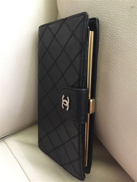 chanel vintage wallet